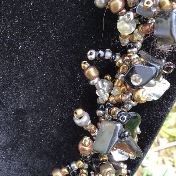 Earth-toned beaded necklace and bracelet set - Picture 2 of 3